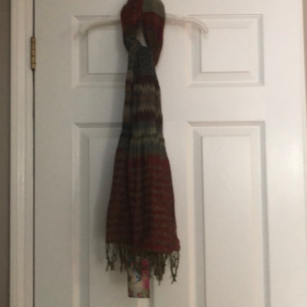 Scarves - Picture 2 of 4